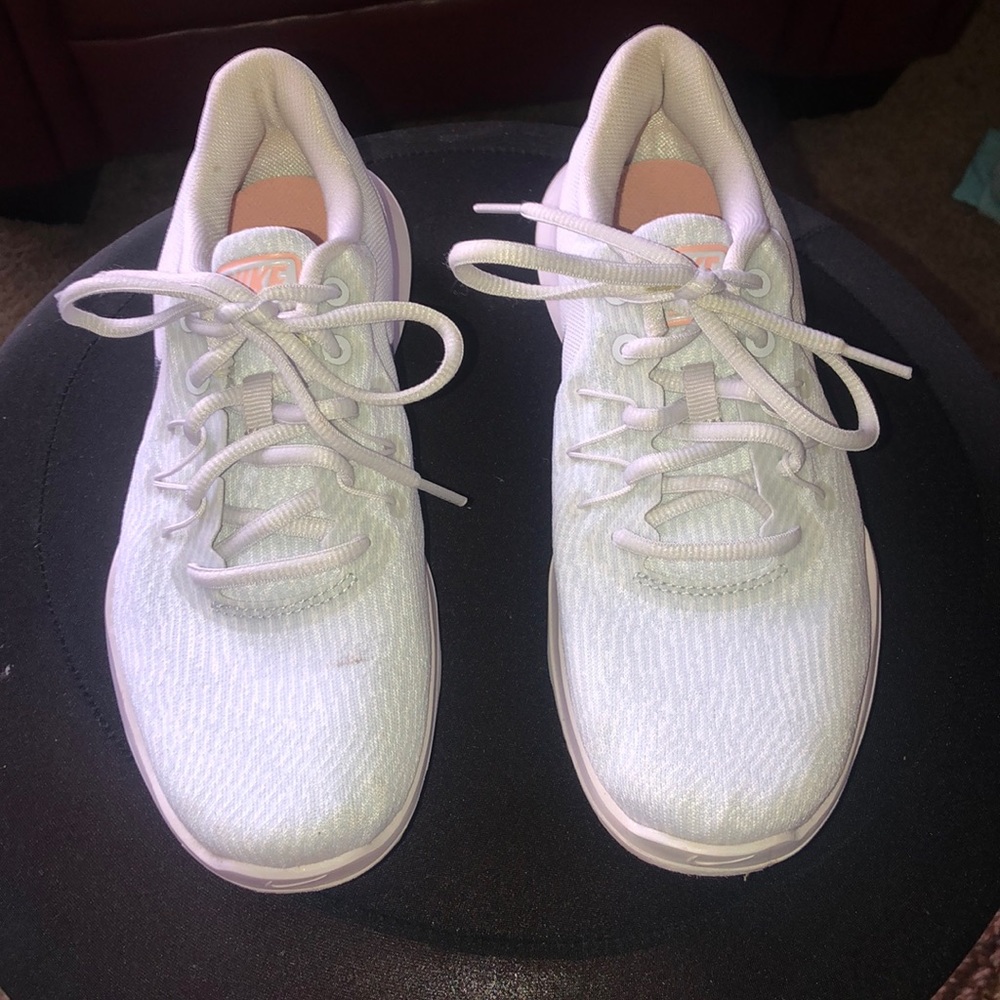 Nike Tennis Shoes